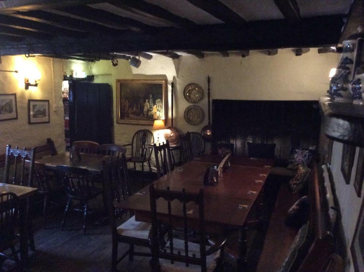Bear inn Bisley  Exterior foto